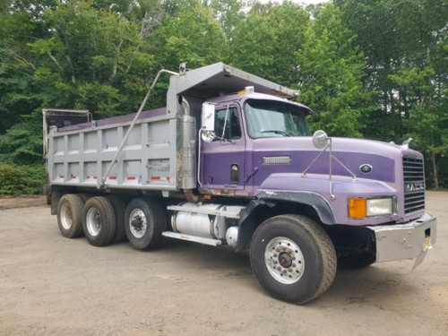 2002 Mack Tri Axle Dump Truck CL713 2002 Mack Tri Axle Dump Truck CL713