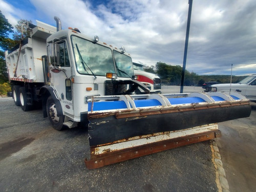 Used 2005 Peterbilt 320 Cab Over Plow