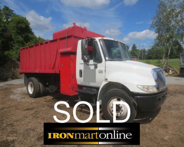 2002 International 4300 Chip Truck used for sale 2002 International 4300 Chip Truck used for sale