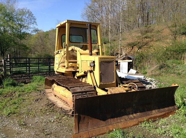 1982 Cat D3B Dozer