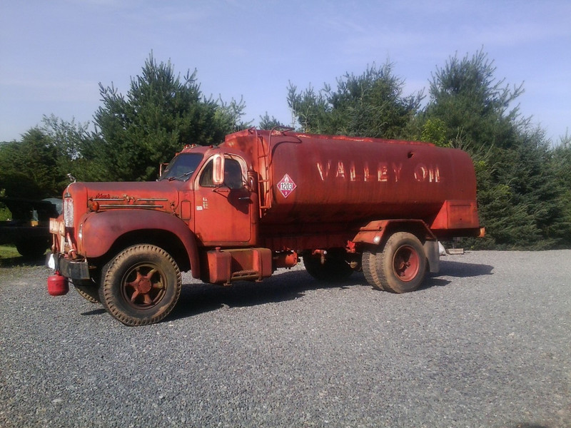 1961 B-42 P B-Model Mack Truck
