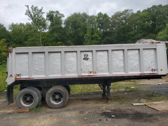 1984 Cobra 26ft 39 yard End Dump Trailer