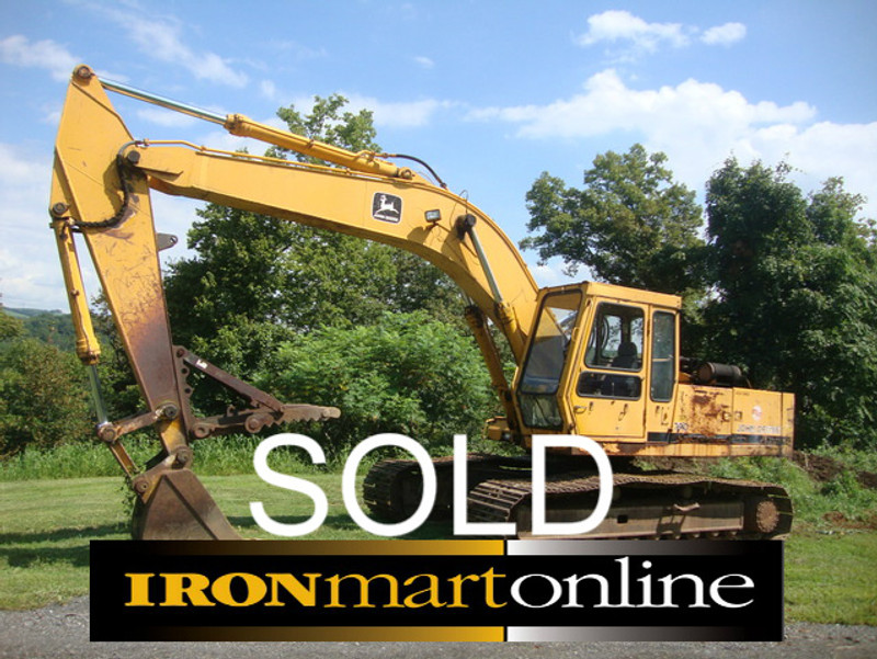 John Deere 790 Excavator