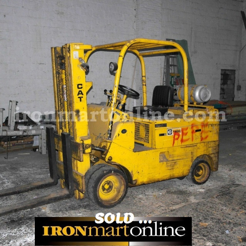 Caterpillar T120C 12,000 Pound Forklift, in very good condition.