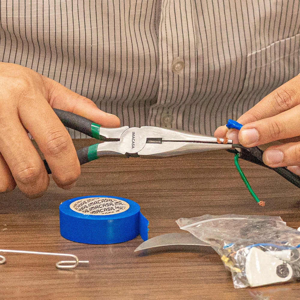 TENAZA DE PUNTA Y CORTE