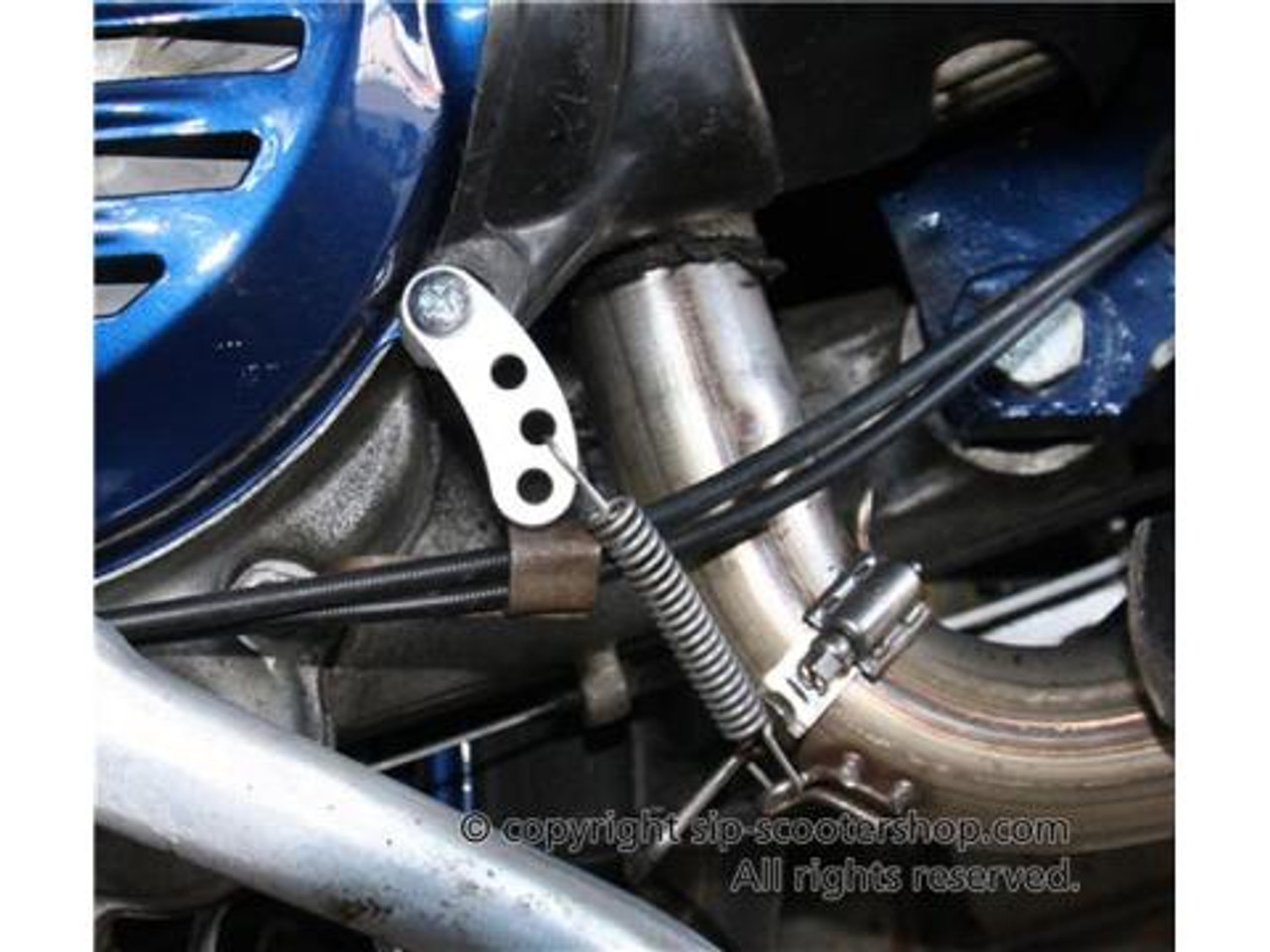 Vespa Exhaust Spring Bracket SeriePro (V8U-80007200)