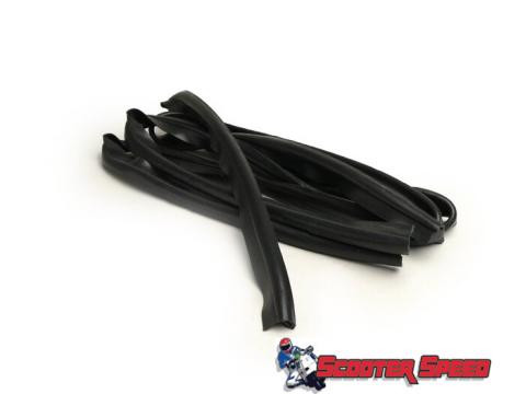 Lambretta Side Panel Rubber Set Casa - Black Series 1/2/3/LD (60-C30/8007231)