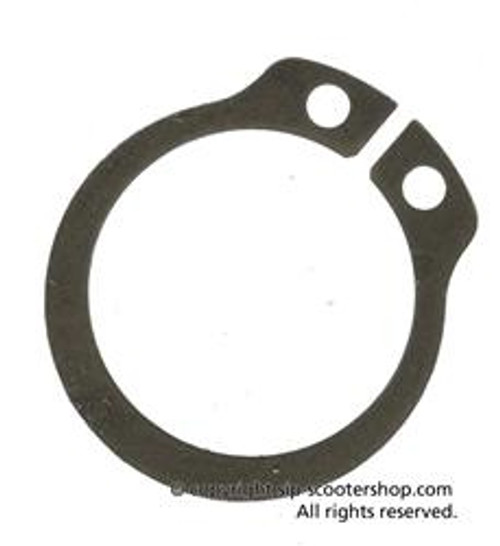 Vespa Hub Circlip Front P/A 16mm P-Series (V8O-64180000)
