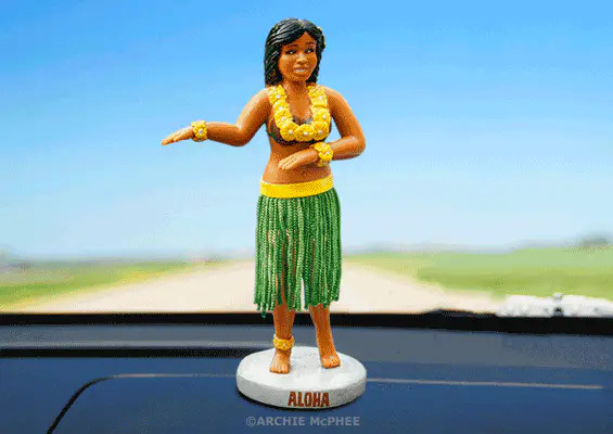 Dashboard Hula Girl