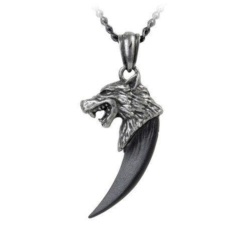 Wolf Macht Pendant- close up