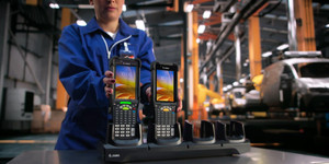 P1070174-001 Zebra wired keyboard with integrated display screen detail view