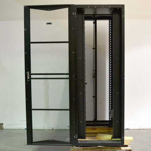 Panduit XG84822BS007X 48RU 800mm Network Cabinet