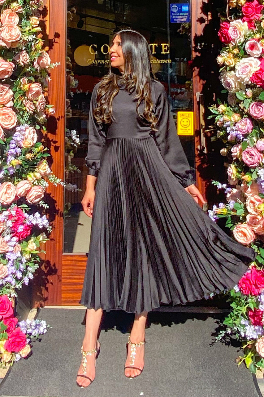 Closet London  Black Long Sleeve Pleated Midi Dress