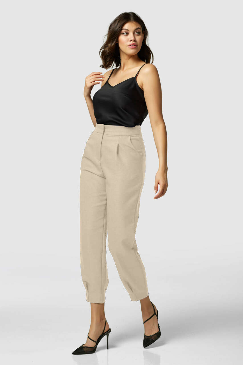 Peg trousers with button ending