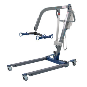 Protekt 600 Bariatric Electric Patient Lift - View from left side angle with lowered spreader bar Protekt 600 Bariatric Electric Patient Lift - View from left side angle with lowered spreader bar