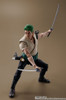 PREORDINE+ CHIUSO 05/2024 One Piece S.H. Figuarts Action Figure Roronoa Zoro (Netflix) 14 cm