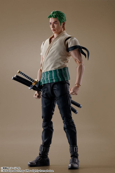 SU ORDINAZIONE One Piece S.H. Figuarts Action Figure Roronoa Zoro (Netflix) 14 cm