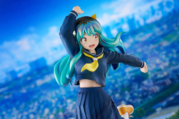 PREORDINE+ 10/2025 Urusei Yatsura Lum Uniform Ver. 28 cm Statue 1/7