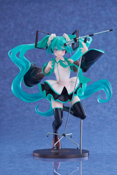 IN STOCK (Scatola Danneggiata) Hatsune Miku AMP PVC Statue Statue Birthday 2023 Ver. 21 cm