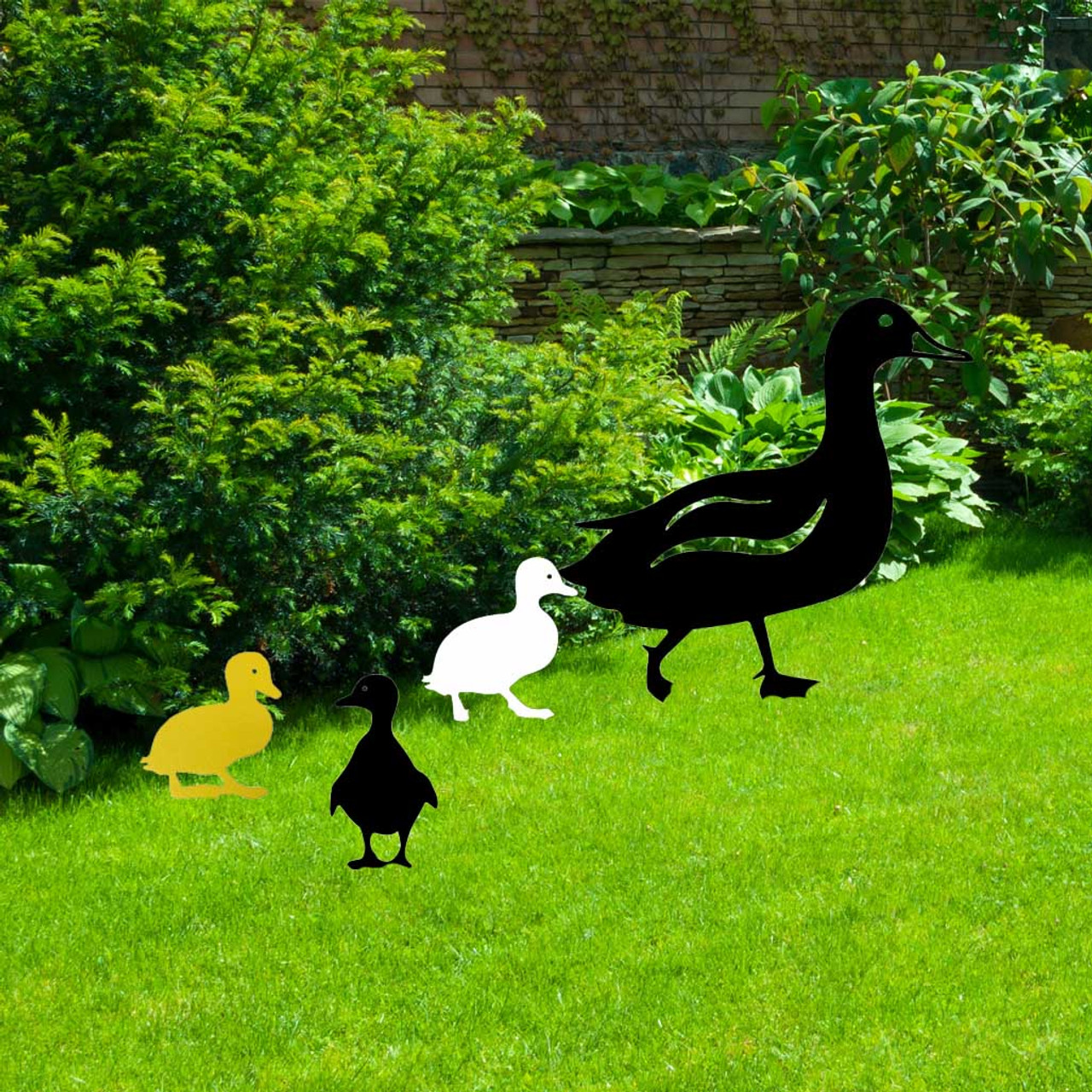 BAMD208 Mother Duck Steel Garden Art Black