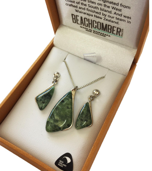 NZ Pounamu Silvertone Earrings and Pendant Set Boxed