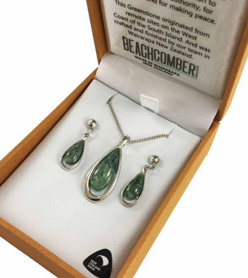 NZ Pounamu Silvertone Pendant and Earrings Set Boxed