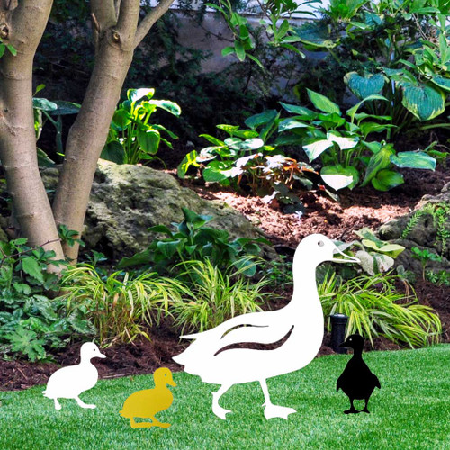 BAMC209 Duckling 1 Steel Garden Art White