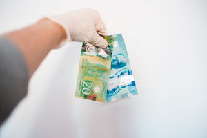 Federal vs Provincial Rebates: How to Stack Water Heater Savings in Canada This June 