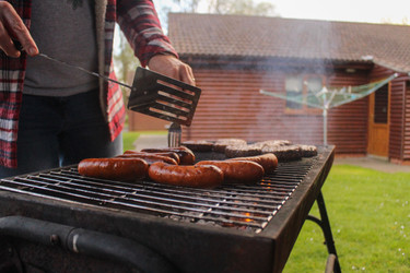 Summer BBQ + Outdoor Shower Combos: How Canadians Are Using Tankless Heaters Outside 