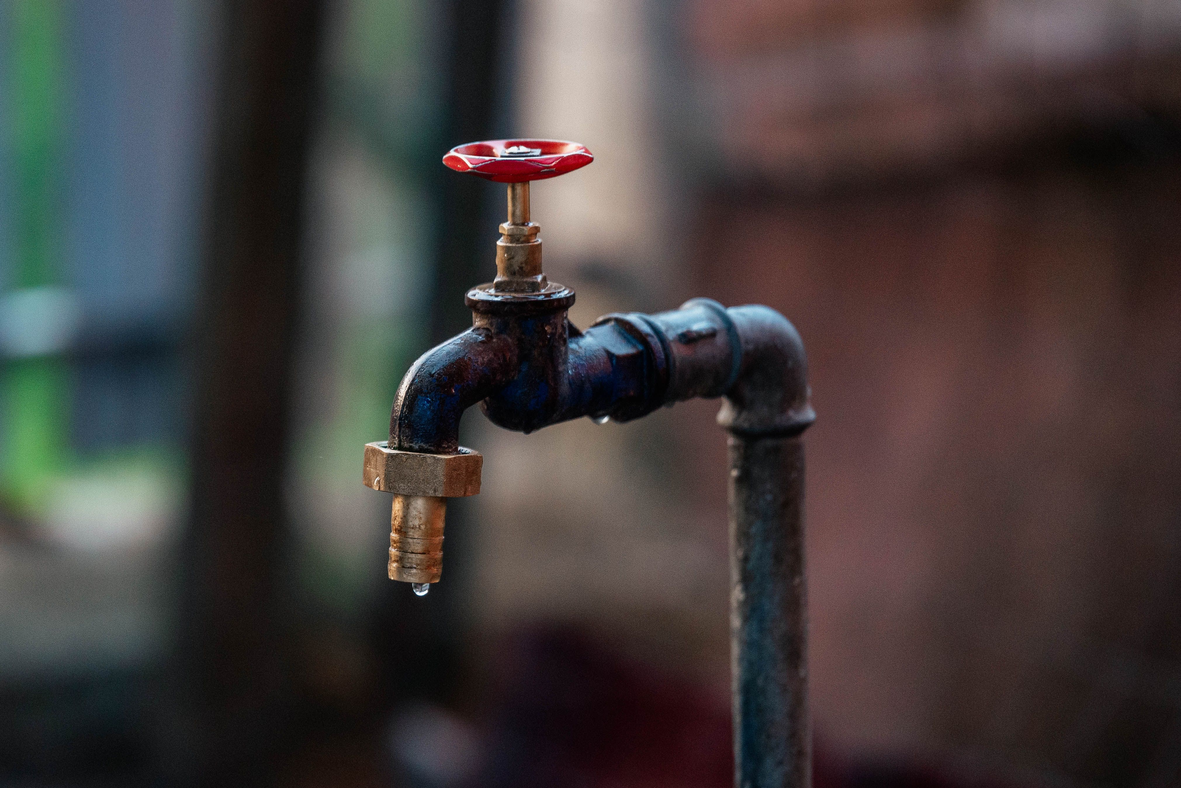 Hard vs Soft Water Across Canada: Does Your Province Need a Special Water Heater Setup? 
