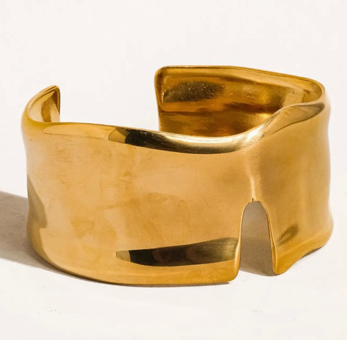 Clyde 18K Gold Non-Tarnish Abstract Bold Bangle Clyde 18K Gold Non-Tarnish Abstract Bold Bangle