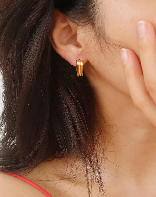 Noa 18K Gold Stripe Hoop Earring Noa 18K Gold Stripe Hoop Earring