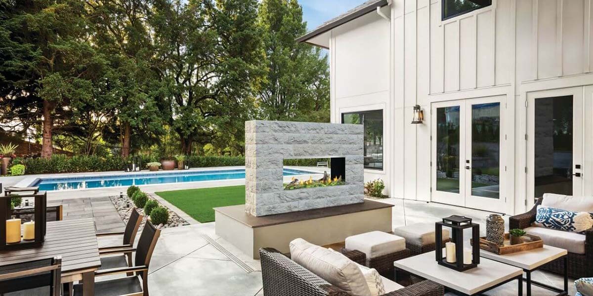 Napoleon Galaxy 50" Outdoor Linear See-Through Gas Fireplace Napoleon Galaxy 50" Outdoor Linear See-Through Gas Fireplace