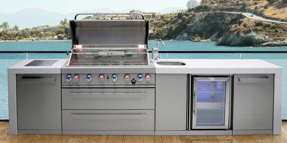 Mont Alpi Deluxe Island 805 with Beverage Center and Fridge Cabinet