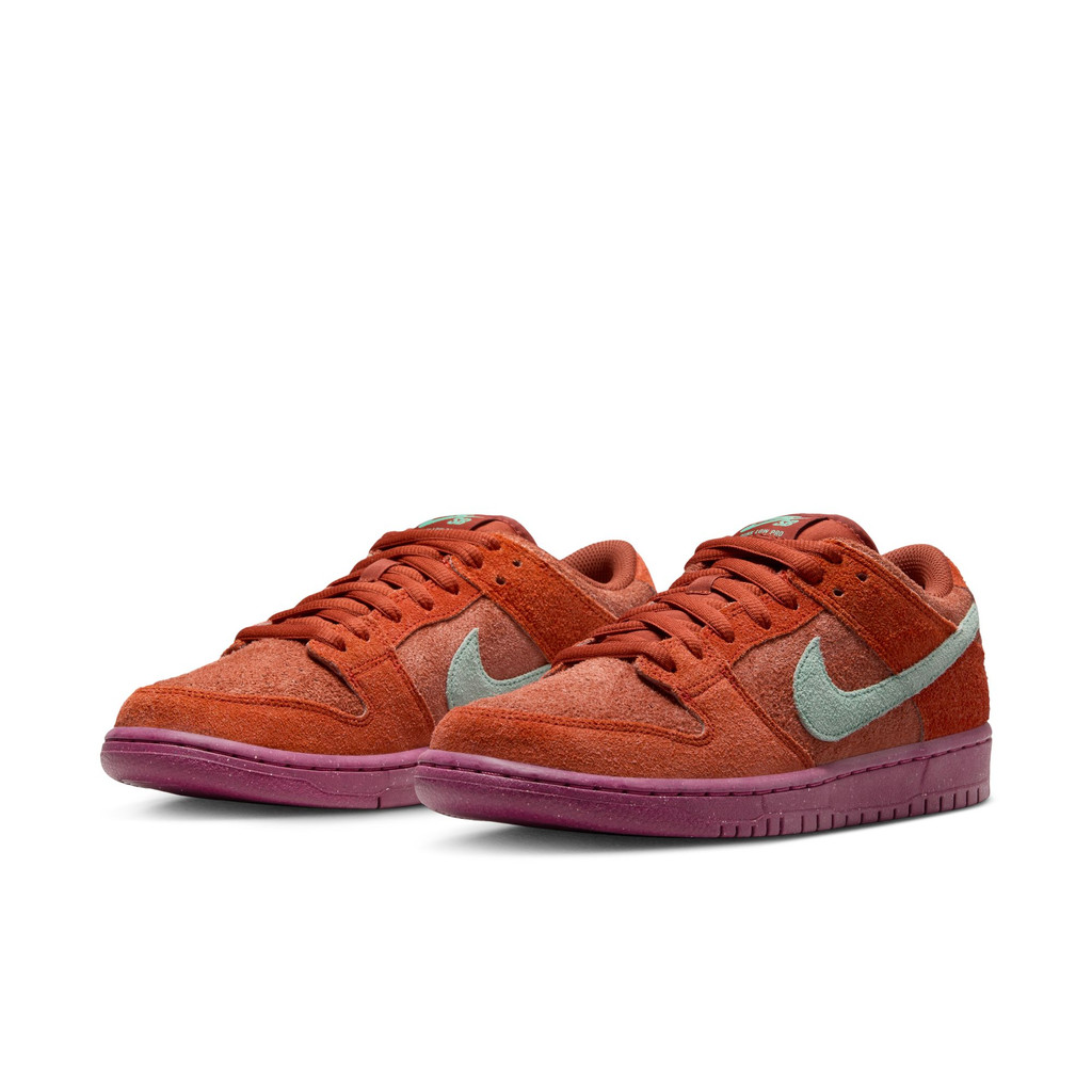 NIKE SB DUNK LOW PRO PREMIUM (MYSTIC RED RED ROSEWOOD)