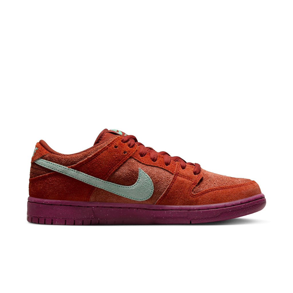 NIKE SB DUNK LOW PRO PREMIUM (MYSTIC RED RED ROSEWOOD)