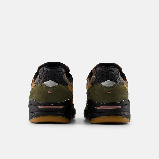 New Balance Mike Gigliotti x NB Numeric 933 Reynolds (Brown/Pink)