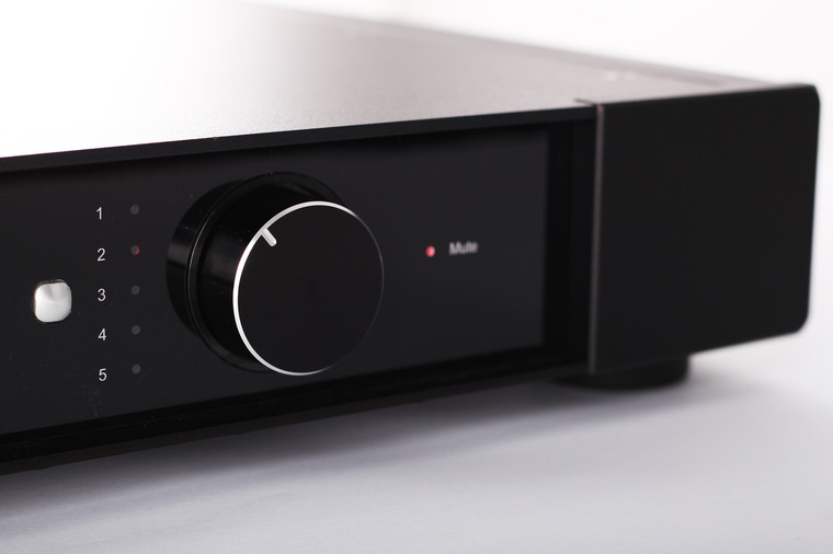 Rega Elex-R