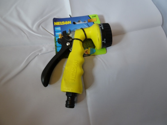 Garden Spray Water Gun, 5 Adjustable Nozzle With Plastic Insulated Handle 2240E