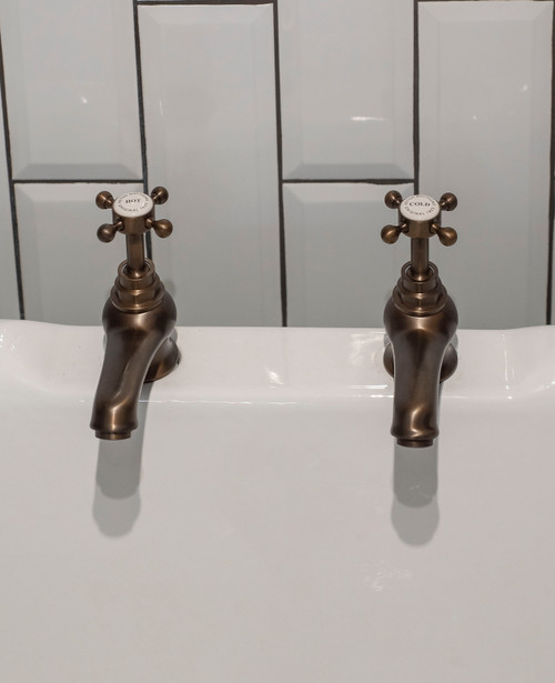 Astonian Original bath pillar taps aged brass