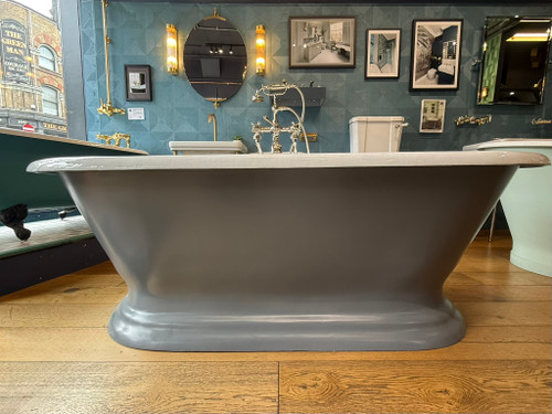 Astonian Bellagio cast iron roll top bath