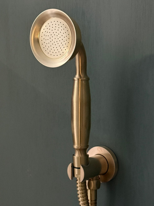 Astonian Signature Handshower Kit with integrated wall outlet and holder, hose and handshower - Unlacquered Brushed Brass