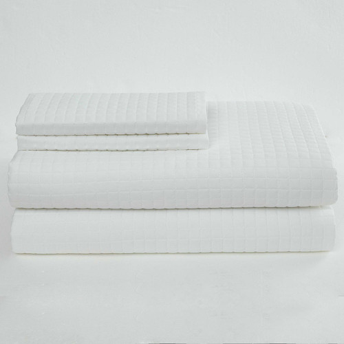 Essex Park Classic Quilt Set