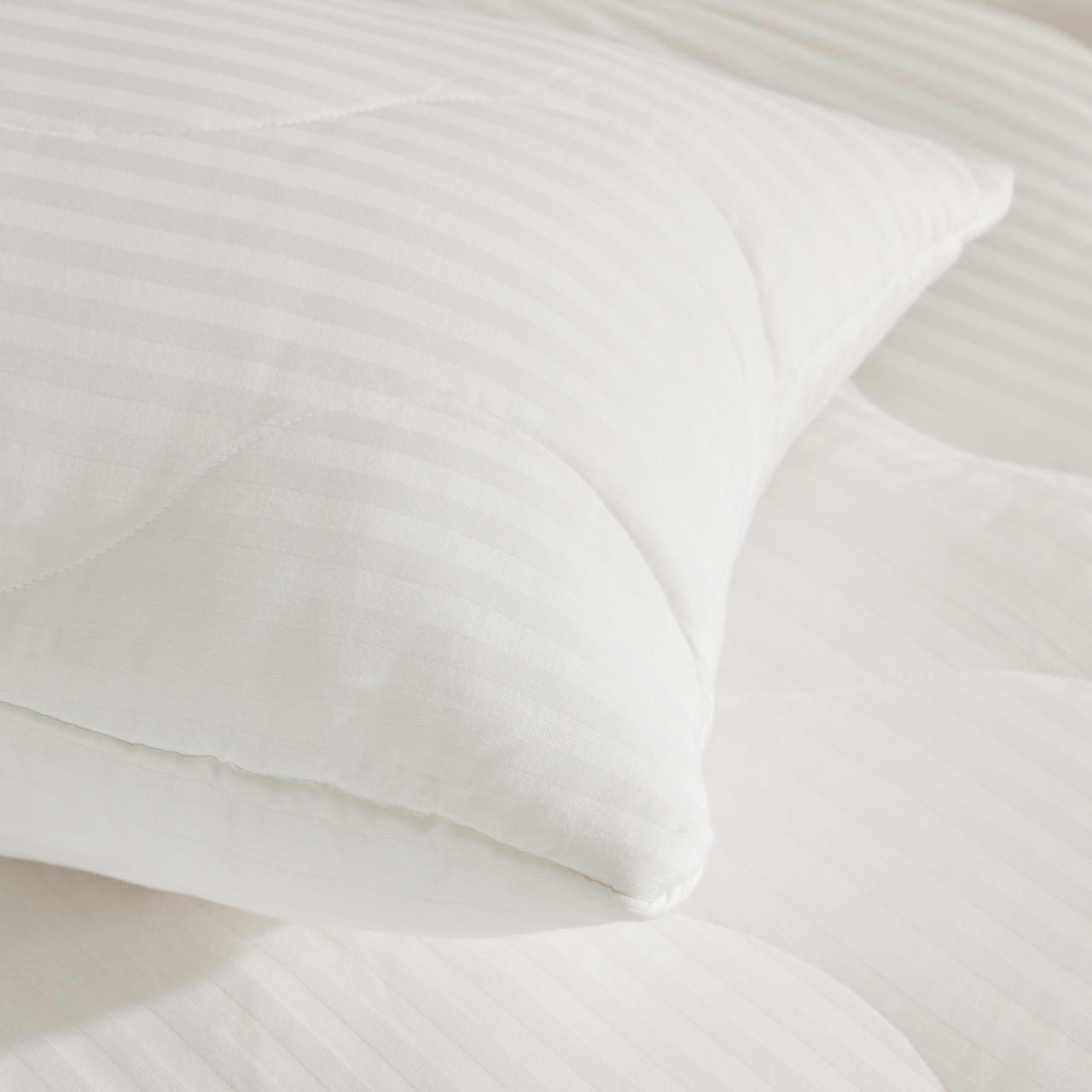 Classic-Cotton-Pillow-Protector