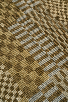 Axis Lake Runner by Paul Smith - closeup [ROOMVO]
