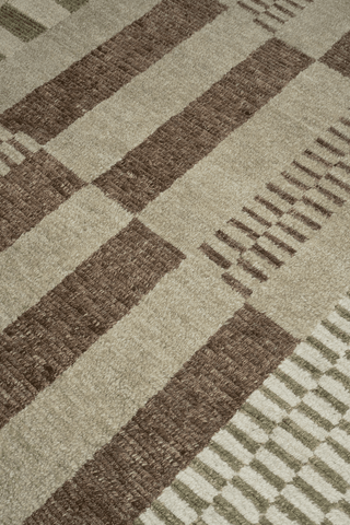 Stil Olive by Paul Smith - closeup