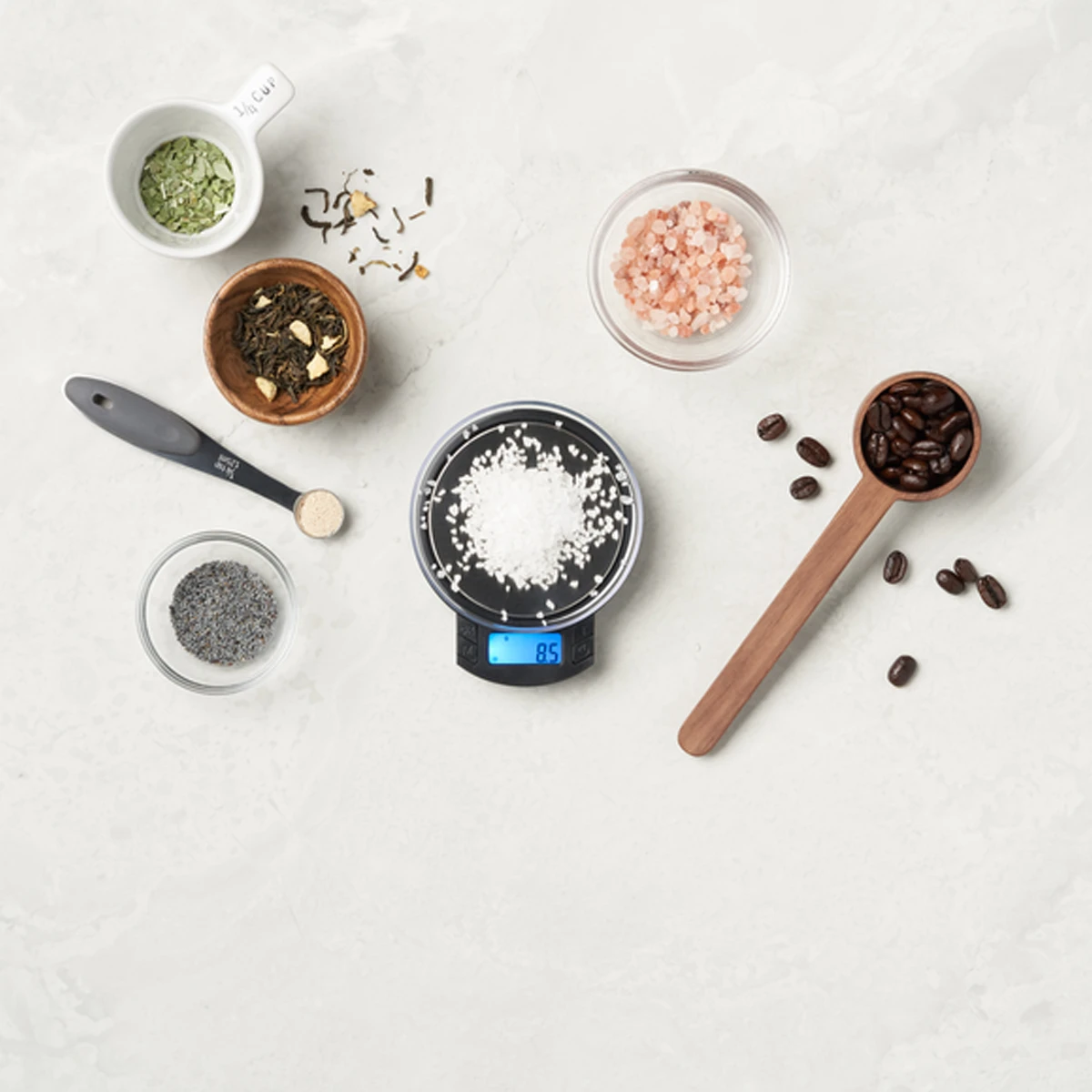 Precision pocket scale with LCD backlit display