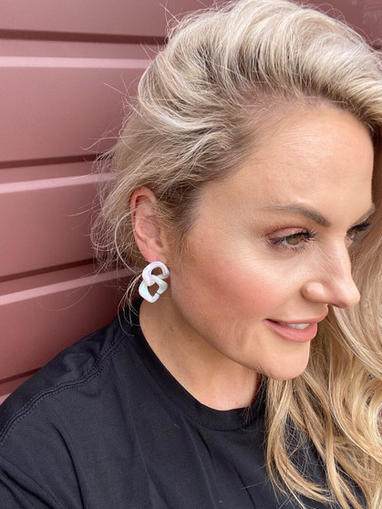 Link Earring: Pearlized Iridescent