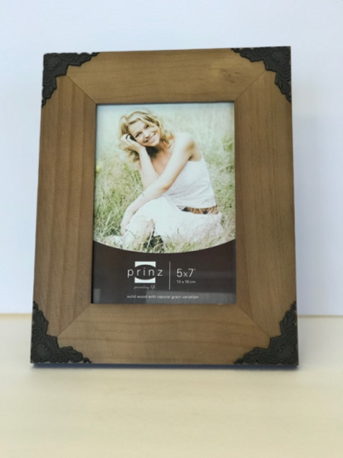 5x7 Lillie Corner Metal on Taupe