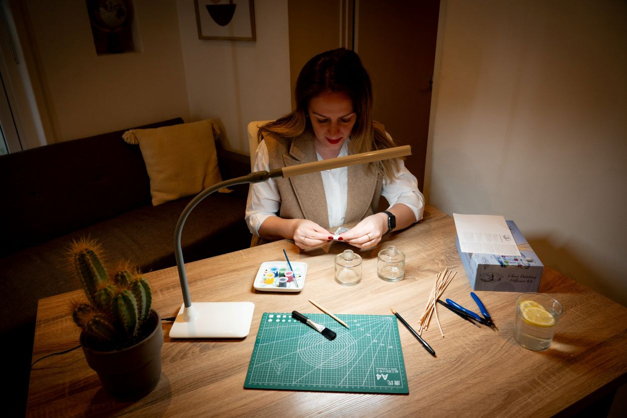 Uno Pro LED Desk Lamp | LS&S